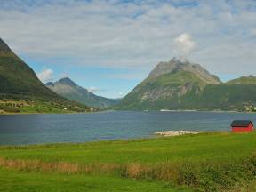 Aldersundet_seen_from_the_southwest